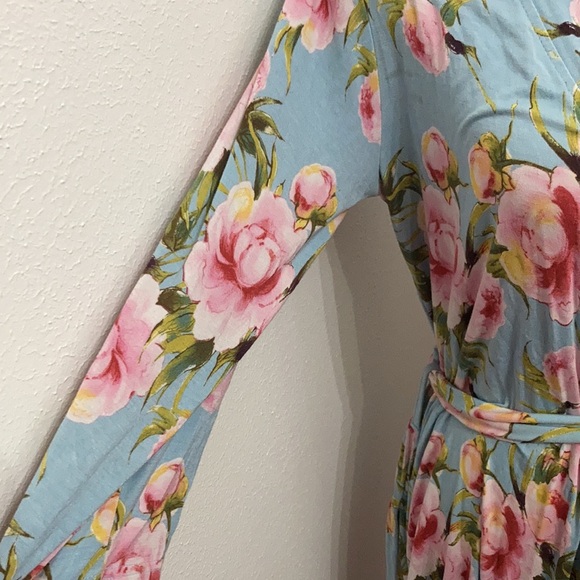 EC Posh Peanut Intimates Floral Robe Size Medium - Picture 7 of 11